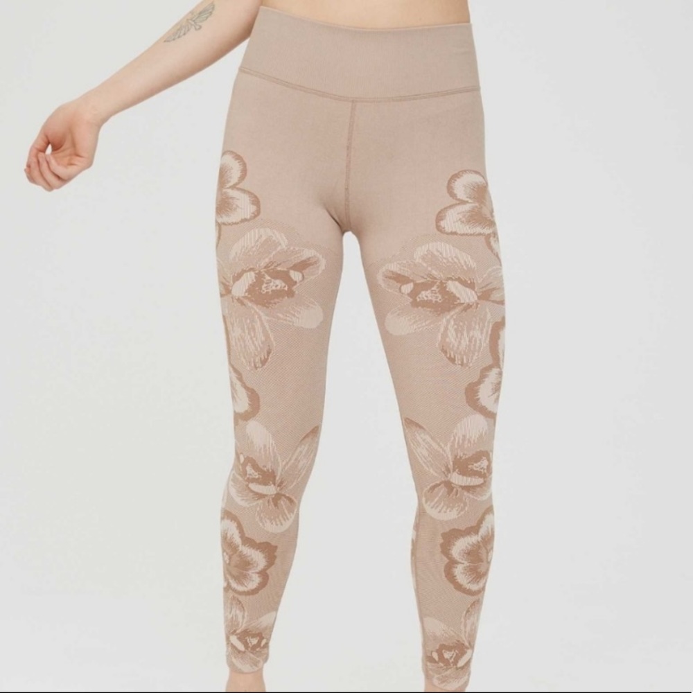 Aerie Offline 7/8 High Rise Seamless Floral Leggings